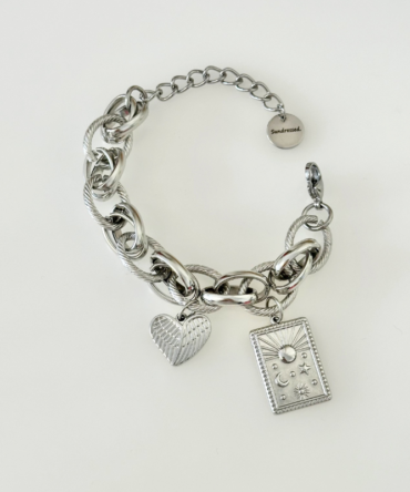 Ασημί ατσάλινο βραχιόλι με charms
